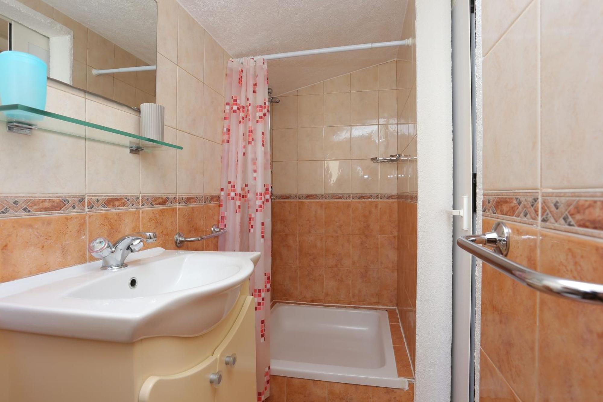 Apartments By The Sea Baska Voda, Makarska - 300 Eksteriør bilde