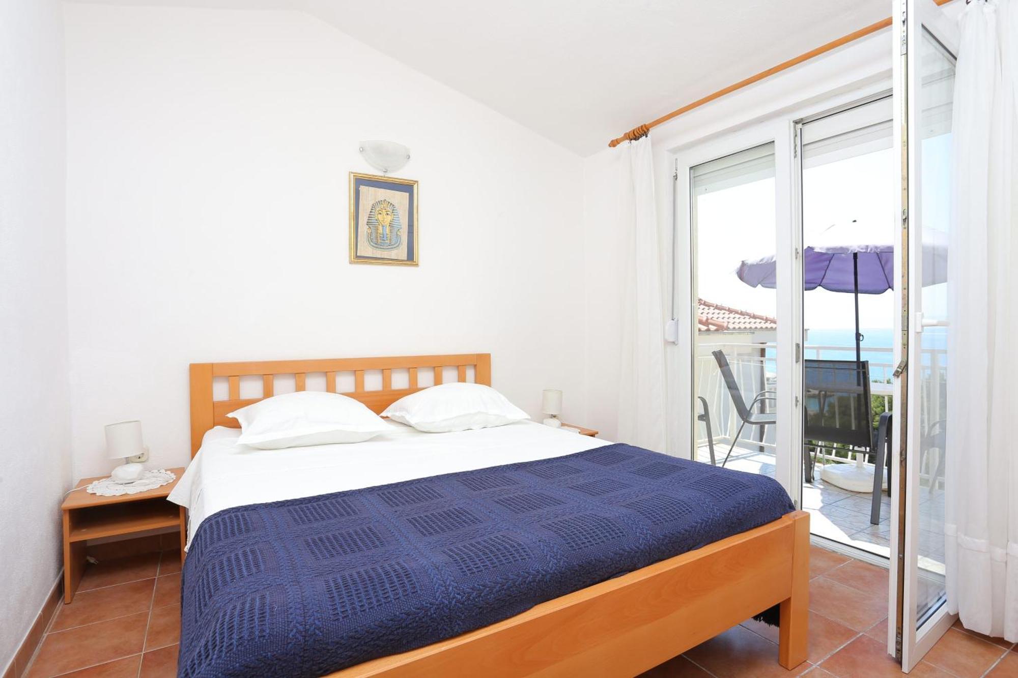 Apartments By The Sea Baska Voda, Makarska - 300 Rom bilde