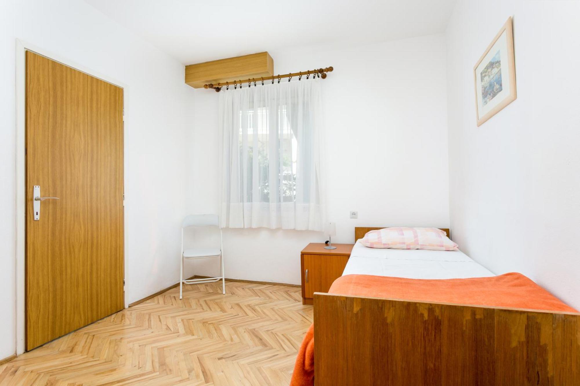 Apartments By The Sea Baska Voda, Makarska - 300 Rom bilde