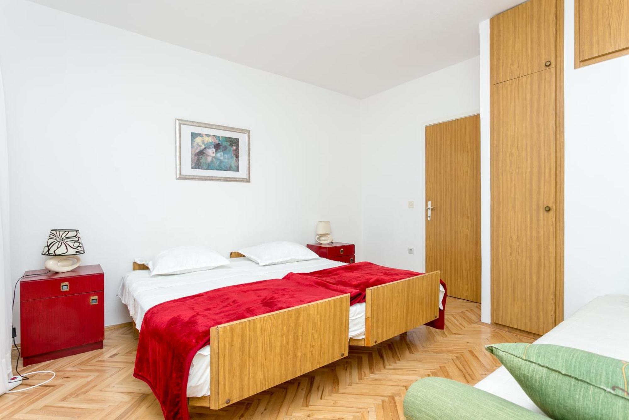 Apartments By The Sea Baska Voda, Makarska - 300 Rom bilde