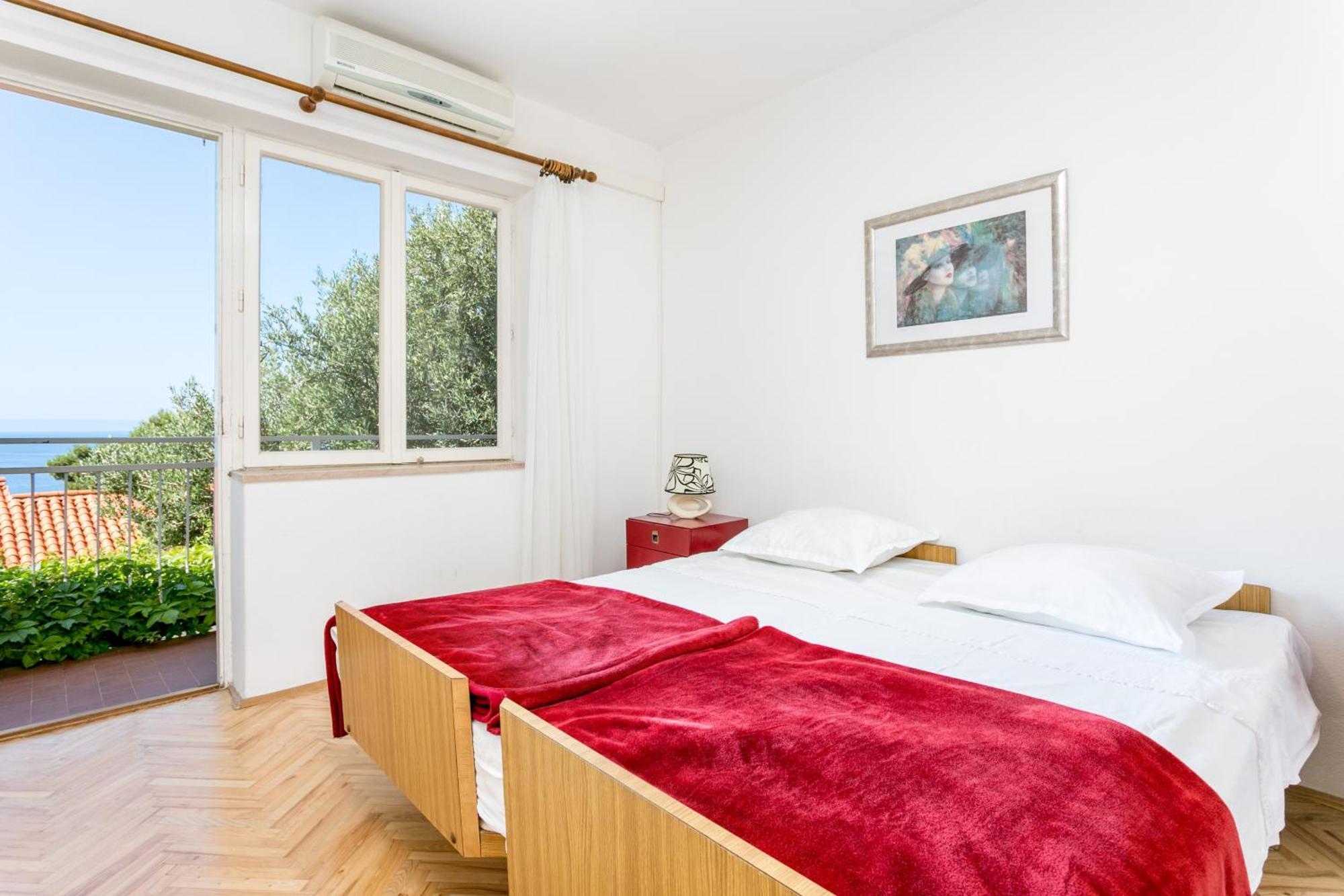 Apartments By The Sea Baska Voda, Makarska - 300 Rom bilde