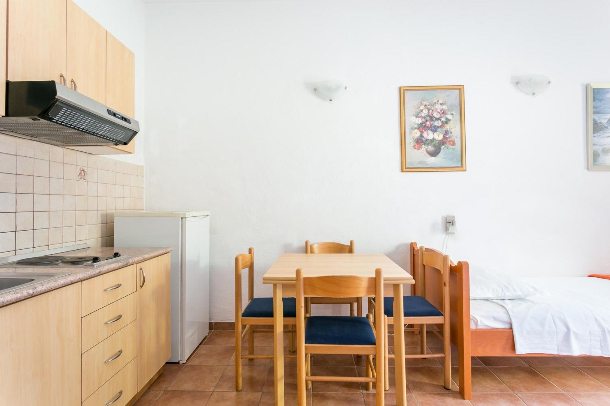 Apartments By The Sea Baska Voda, Makarska - 300 Eksteriør bilde